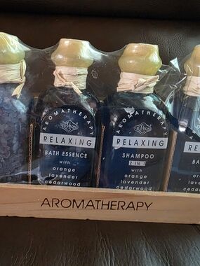 Vintage Luveo Relaxing Aromatherapy Bath Set